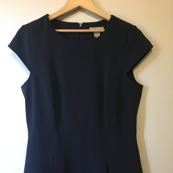 NWT H&M Dark Navy Blue Fit & Flare Pleated Cap Sleeve Dress - Picture 4 of 16